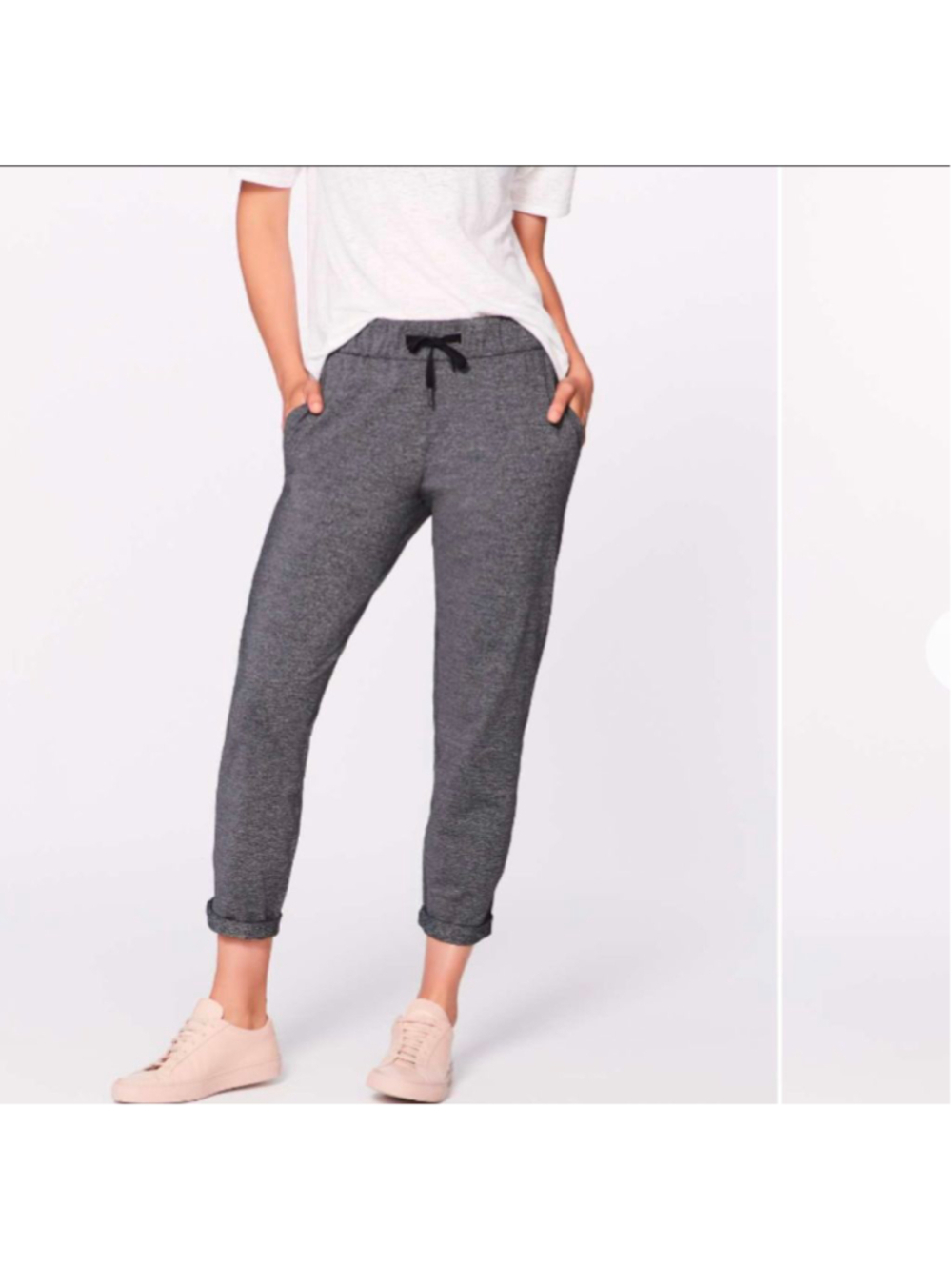 Lululemon Gray Joggers On The Fly Track Pants Cropped Heathered Black size 2